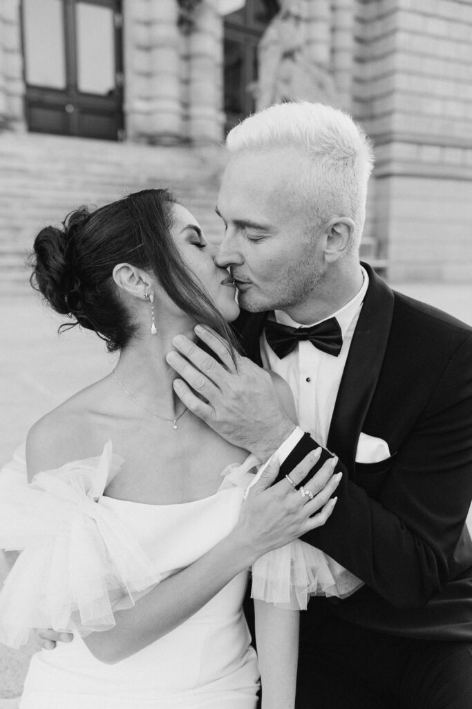 Romantic wedding portraits at the Rudolfinum, Prague