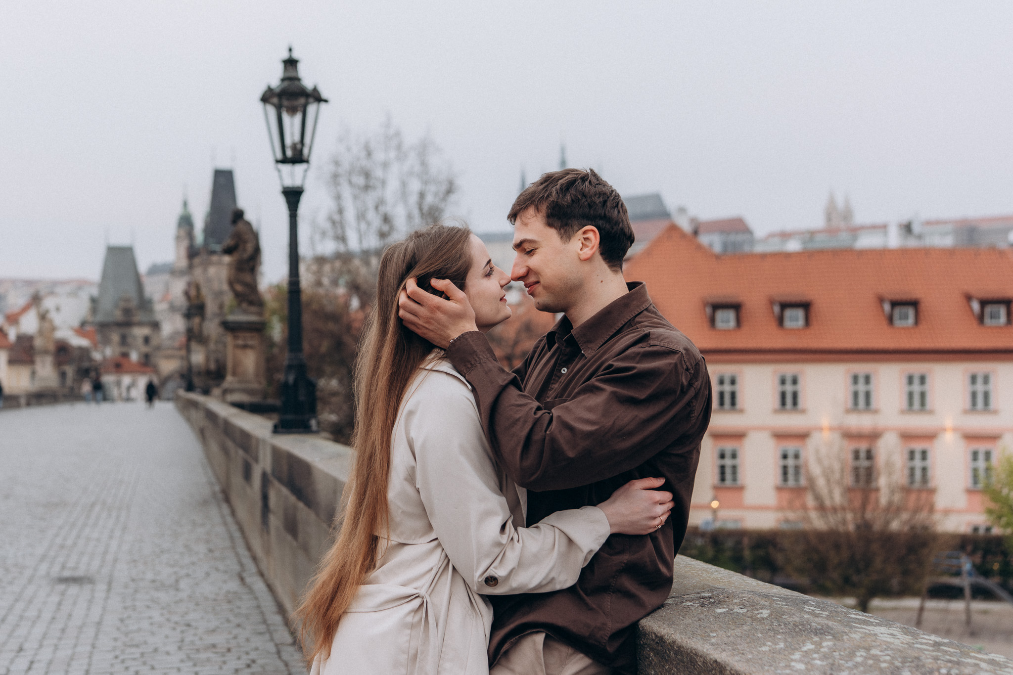Couple session Prague with Charles Bridge view