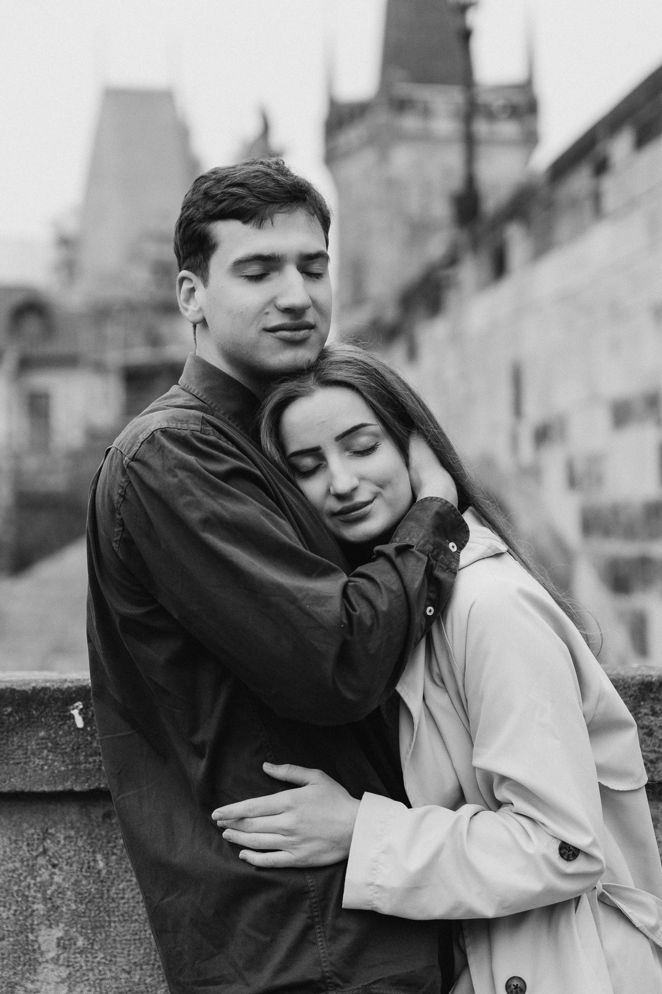 couple portrait session on Charles Bridge